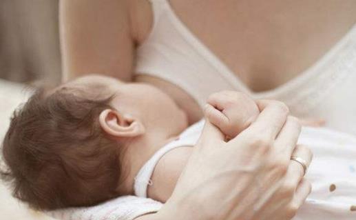 生病就不能喂奶？這5個母乳誤區(qū)你知道嗎