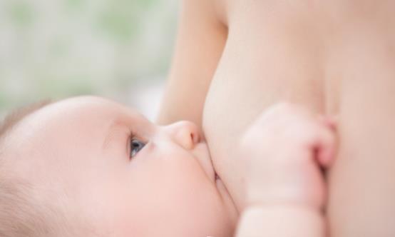 母乳喂養(yǎng)到幾歲才最好？至少喂到1歲以后