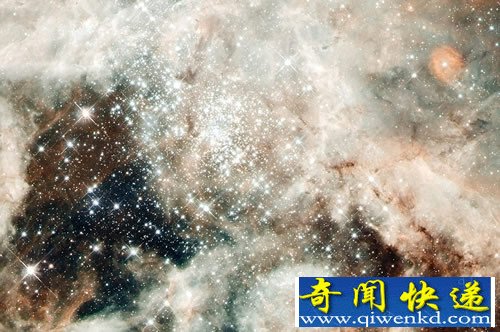 哈勃捕捉到蜘蛛星云中心“星爆” 數(shù)百萬個年輕恒星組成