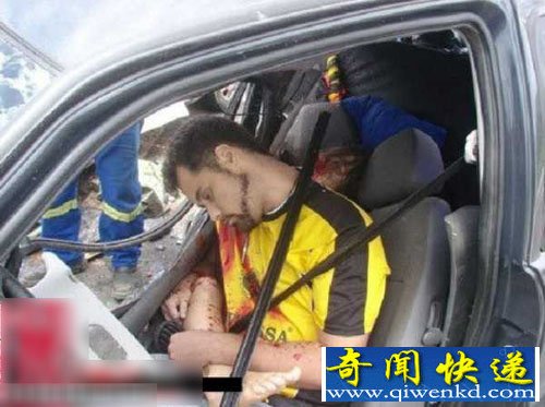 連環(huán)撞車禍:小夫妻遇難被壓死車內(nèi)(組圖)