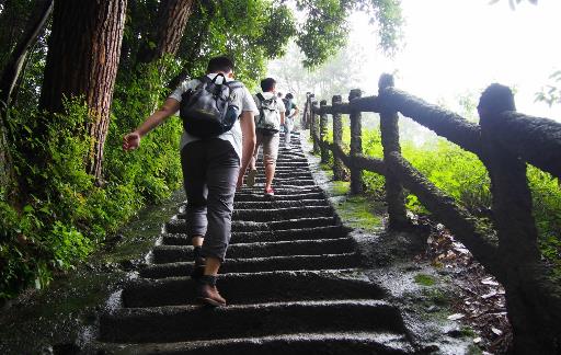 去爬山要做哪些準(zhǔn)備