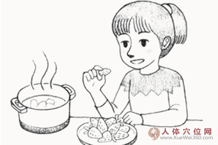 喉嚨痛不用藥，冰糖草莓滋潤(rùn)就好