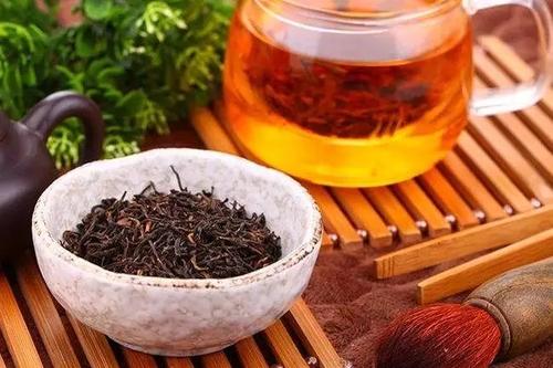 「養(yǎng)生知識」喝茶有什么好處和壞處？這幾點很重要！