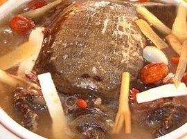 天麻當(dāng)歸水魚湯